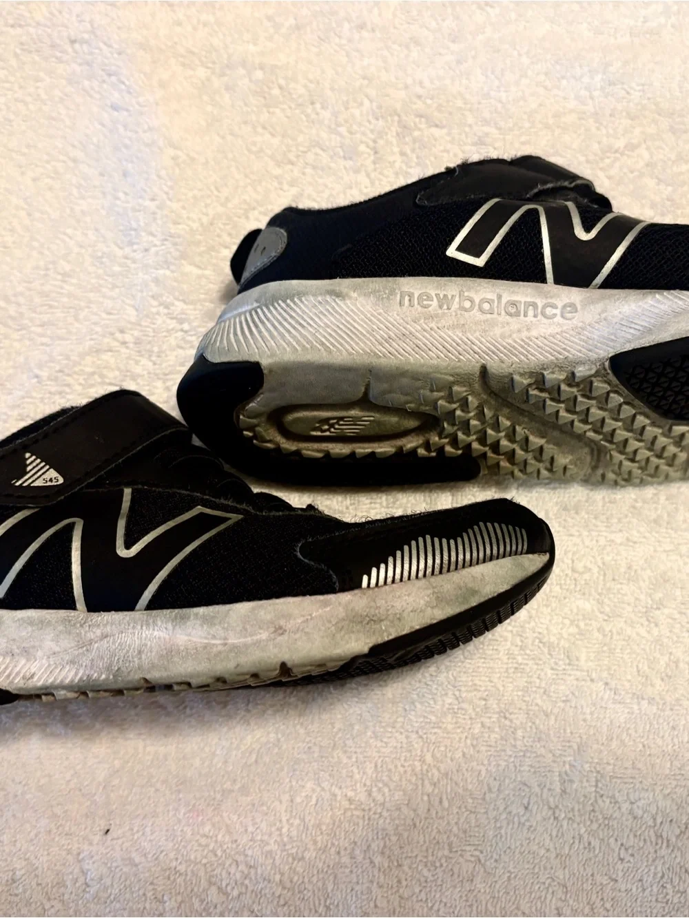 New Balance Kids Black and Silver Hook-and-Loop Athletic Sneakers